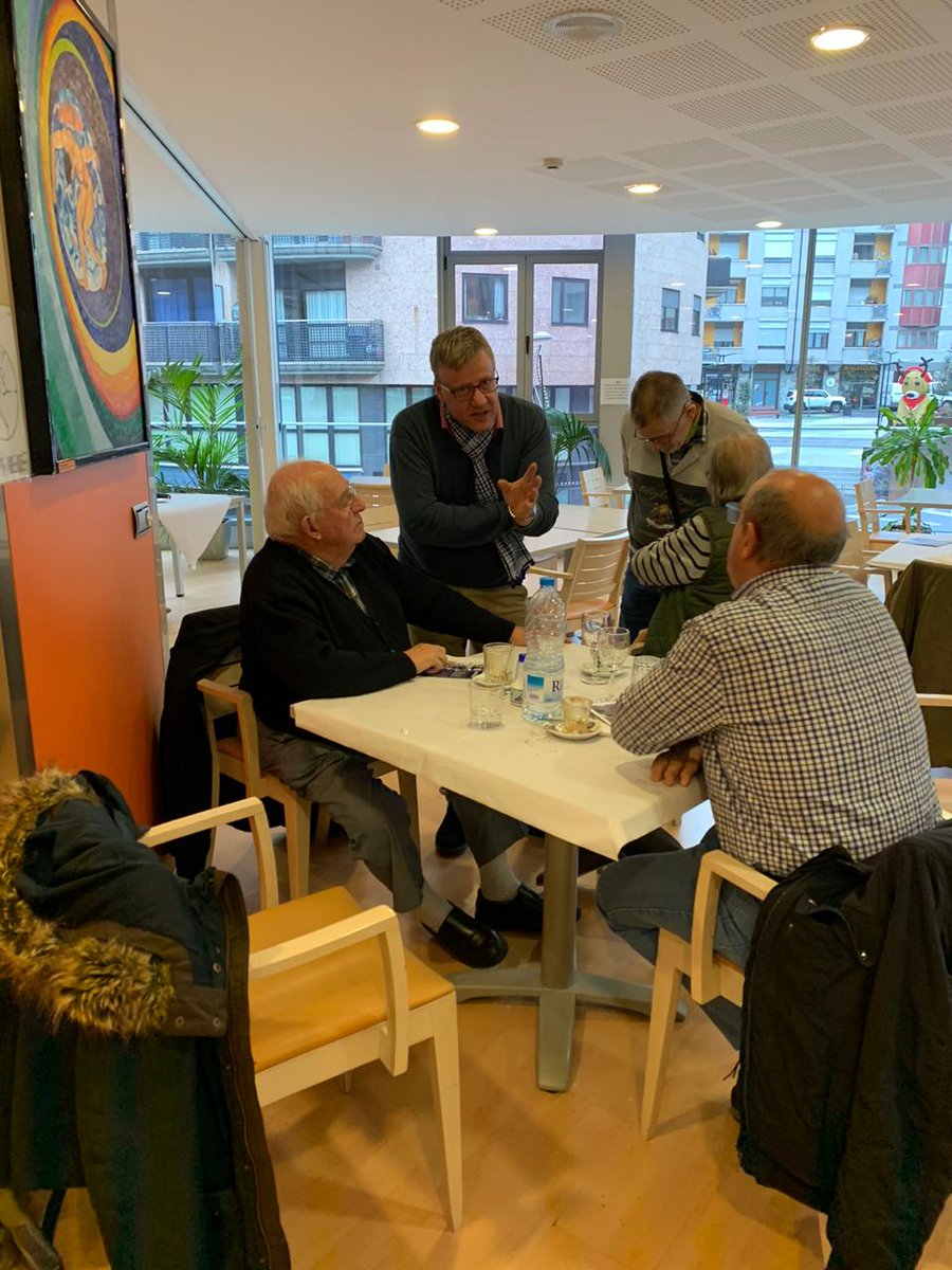 Terceravia_and's tweet photo. 📲 @terceravia_ee ha anunciat que ampliarà les instal·lacions de la llar de jubilats

El candidat, @Jordirubiac, i el president del grup parlamentari, @joseppintat_f, han pogut copsar els neguits de la gent gran de la parròquia

#EscaldesEtsTu #EC2019 

https://t.co/lGgRM7eu9T https://t.co/m0EHR4zcI6
