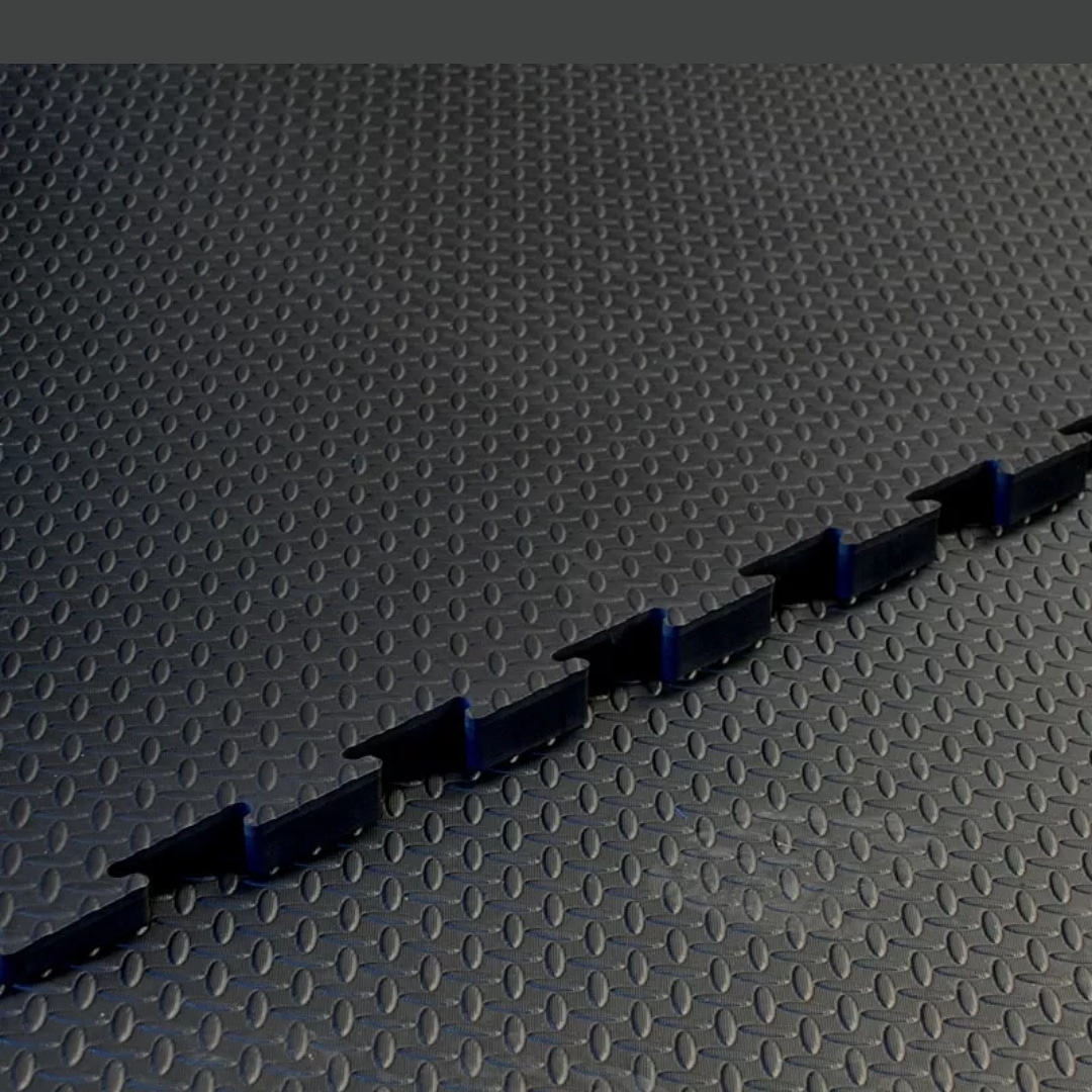 FACTORY SECONDS MATS 
Factory Seconds 20 - 22 mm Hard wearing EVA
Pack of 6 - £189 + Vat 
Pack of 12- £378 + Vat 
These are our interlocking version that interlock on the long sides only.
PLEASE NOTE THESE ARE FACTORY SECONDS AND ARE PURCHASED ON A NON RETURN BASIS #Horsemat