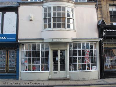 Oooh! we forgot to mention that Level 7 on StMary's Street will also be open for #ShopStamford late night shopping. You can find them on facebook facebook.com/level7onthelev…