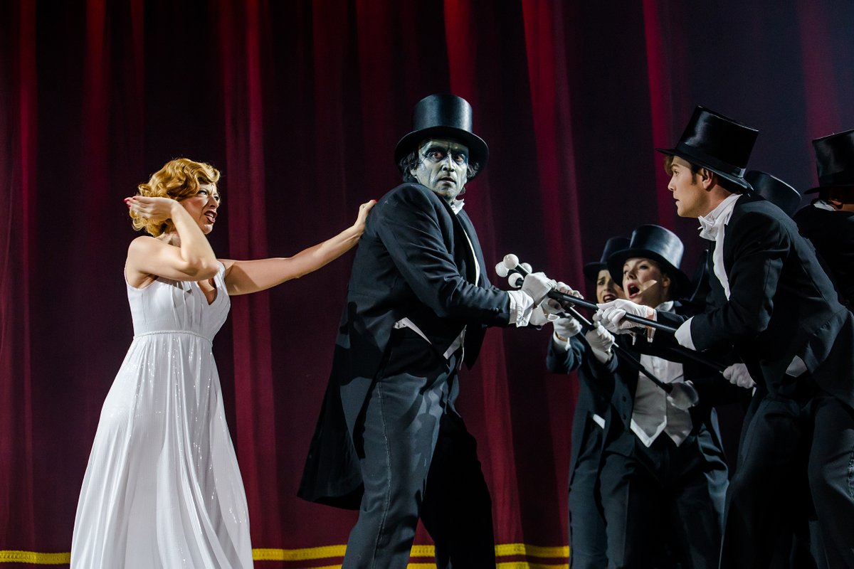 El Jovencito Frankenstein, El Musical (@jovenfrankens) on Twitter photo ¡¡¡VALLADOLID, sois increíbles!!! 💚
La criatura ha intenta escaparse 5 veces para quedarse aquí, no prometemos nada para las últimas funciones de hoy 🧠
Eso sí, si ocurre traedlo si le veis, que toca hacer maletas hacia Bilbao 🔩
⚡ Entradas aquí: bit.ly/EJFBilbao ⚡ ¡¡¡VALLADOLID, sois increíbles!!! 💚
La criatura ha intenta escaparse 5 veces para quedarse aquí, no prometemos nada para las últimas funciones de hoy 🧠
Eso sí, si ocurre traedlo si le veis, que toca hacer maletas hacia Bilbao 🔩
⚡ Entradas aquí: bit.ly/EJFBilbao ⚡