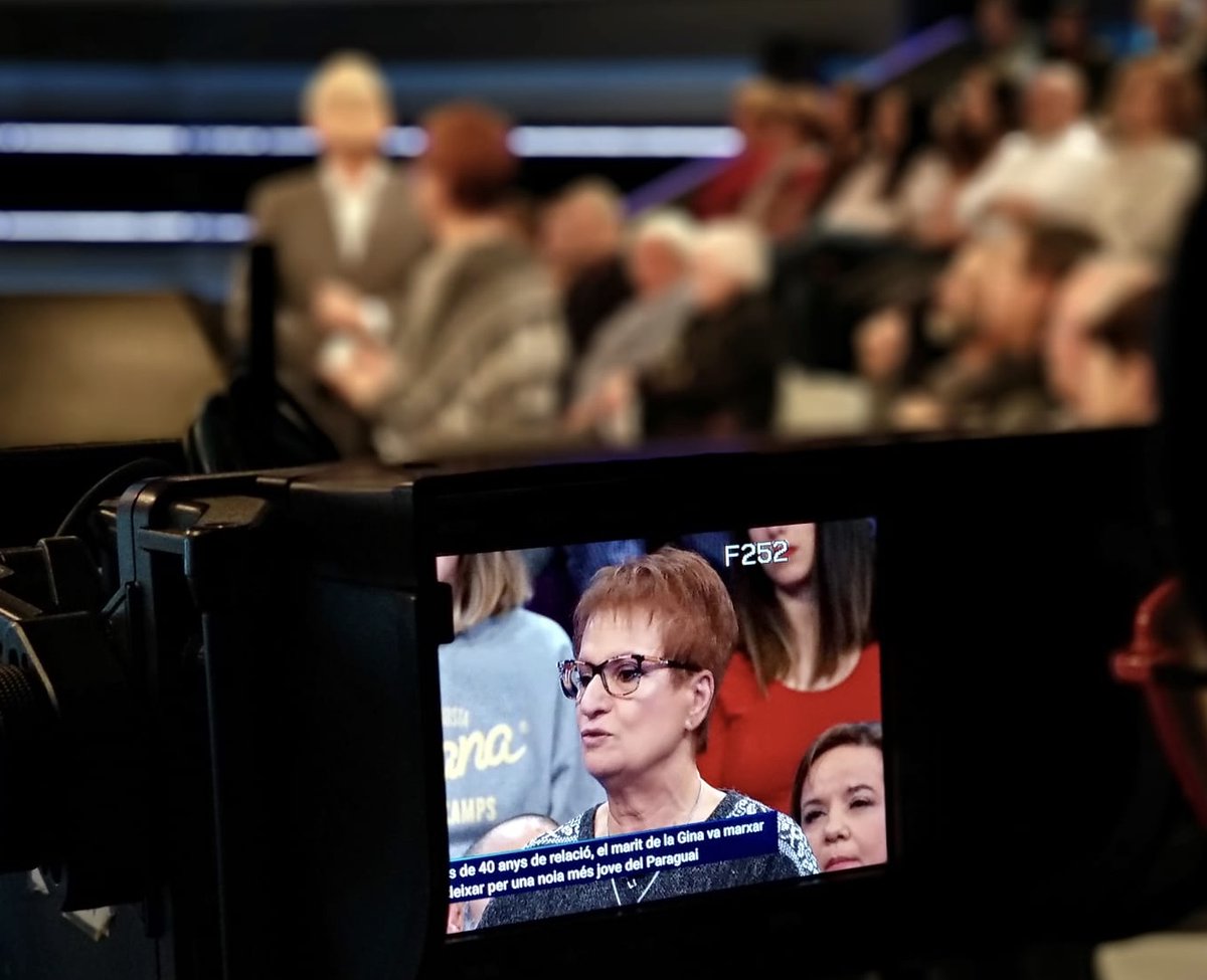 [❤] Més gent que està oberta a trobar l'amor... És el cas de la Gina que està convençuda que l'amor no té edat, i que busca un company de viatge: “El que més m’importa és la bellesa interior" 📱 #AraiAquíAmor3aEdat