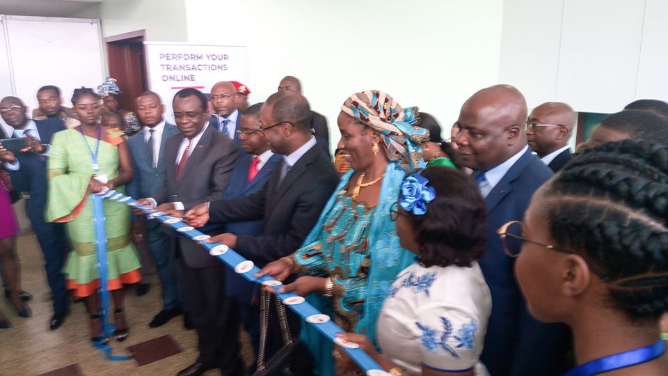 2019Jnpme's tweet photo. Les moments forts de la cérémonie d'ouverture de la 5ème édition des #JNPME2019 #HappeningNow #PME #startup #Innovation #entrepreneur #entrepreneuriat #MadeInCameroon #minpmeesa @celcomminpmeesa @AEC_237 @developcameroon @mbenjumafany https://t.co/QWB2ngfcik