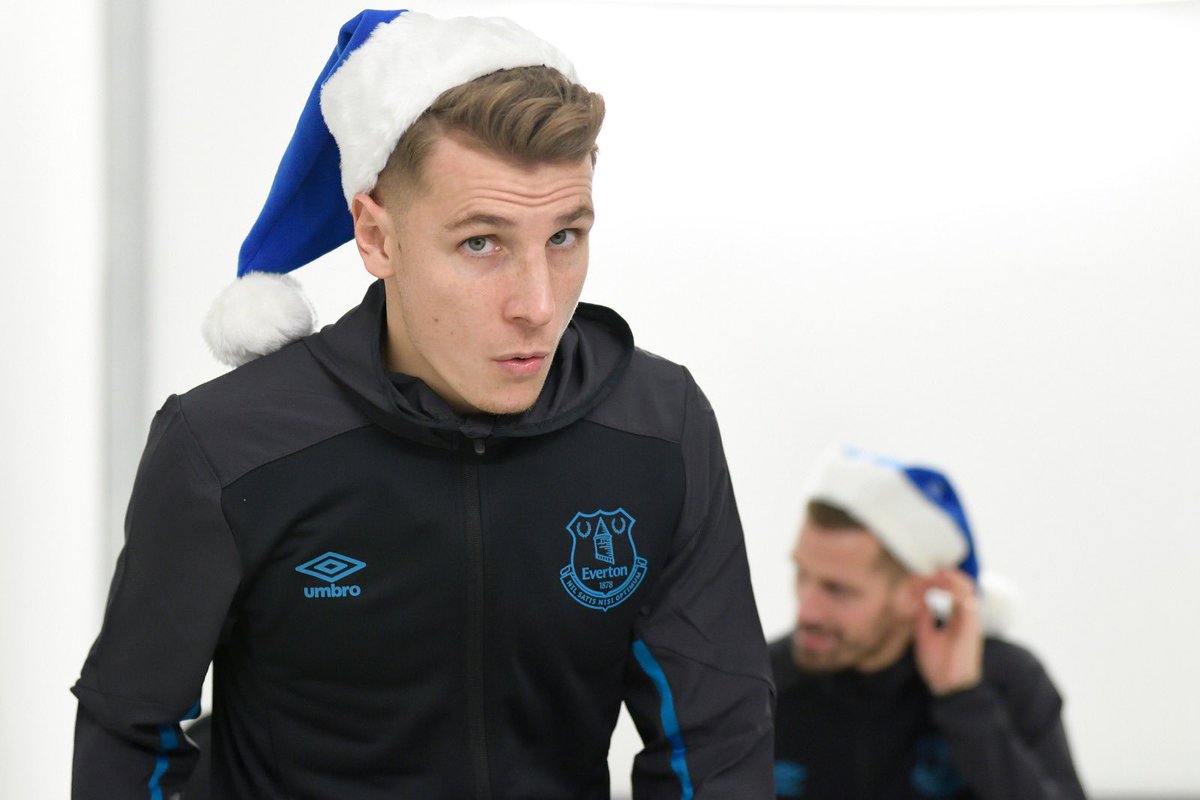 Ohohoh 🎅🏼🎄Amazing  afternoon with the children in the hospital 😊😍💙 <a href="/everton/">Everton</a>inthecommunity @everton #christmas #children