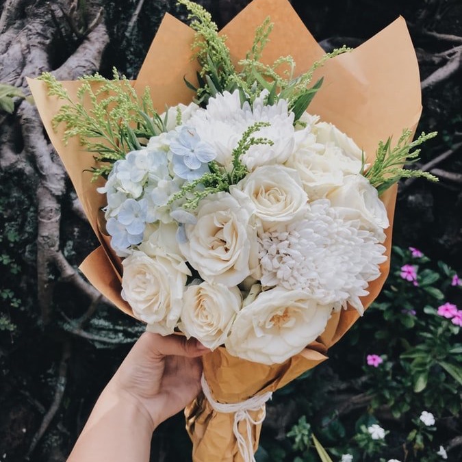 cascadeswedding's tweet photo. It's no secret. We love a good bouquet toss! Especially the Bouquet Tosses at the @EsthetixMD #CascadesWeddingShow presented by Incredible Events. Take a look at what we have in store this year: https://t.co/HmHIpAV9R0 https://t.co/BMQgWkO04e