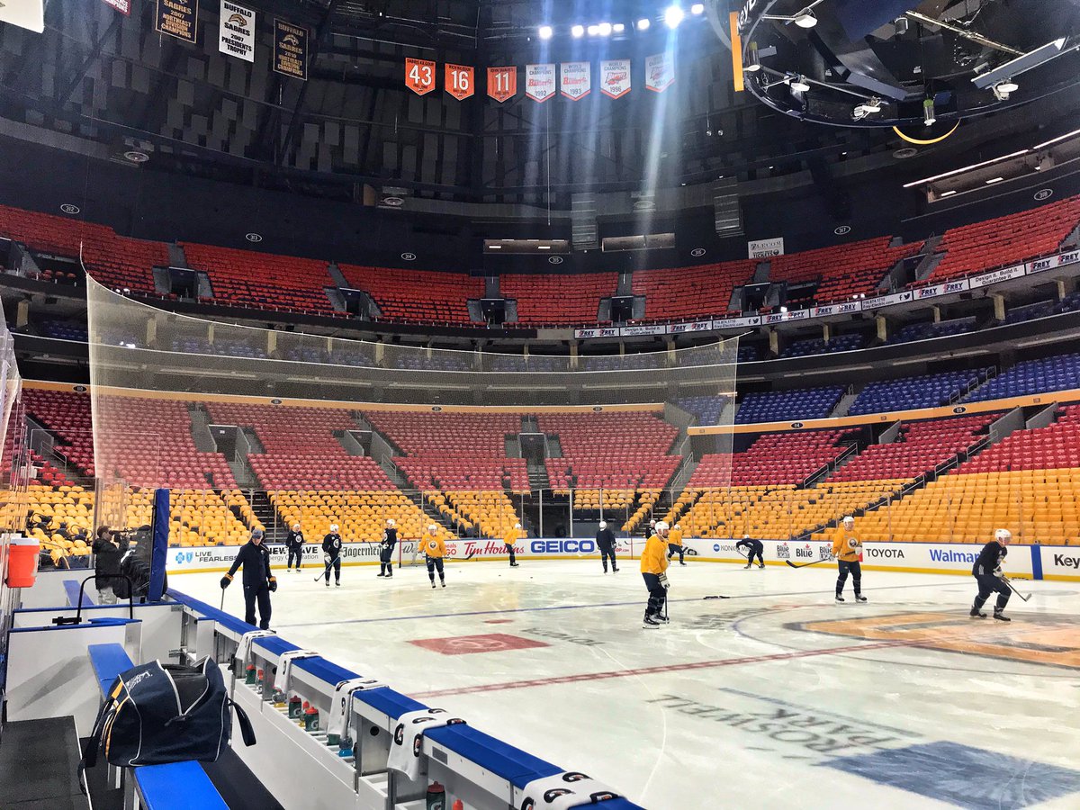 martybiron43's tweet photo. Tomorrow night is 80’s Night (Aud Night) and the seats are already changed with the GOLD, RED, BLUE and ORANGE!!! It looks fantastic!! Tickets are still available. It’s going to be a great night with many 80’s alumni here. Get your tickets now!! https://t.co/yj1PioJQGB