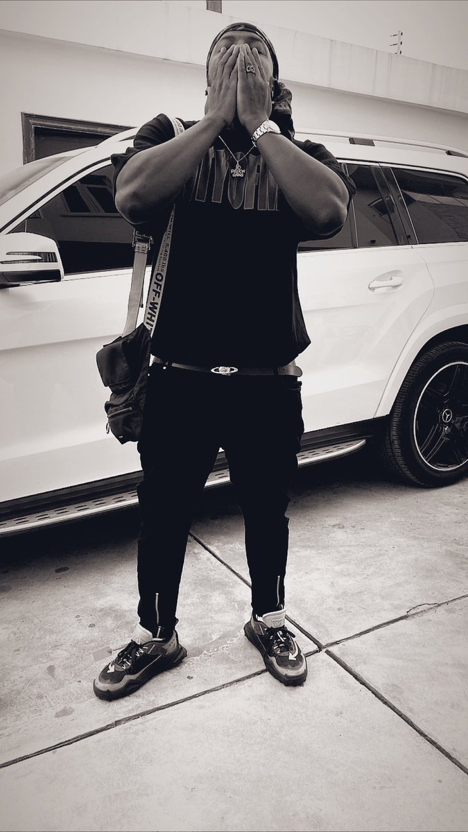 Peruzzi's tweet photo. County Of Milan 🔌 https://t.co/AmBPOoaEp4