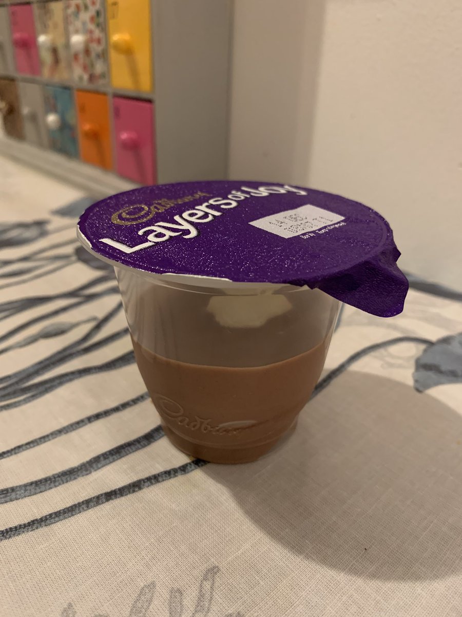 suz_rudnik's tweet image. Oh dear....more like Layers of Disappointment. Someone was sad in our house with this....#HalfFullorHalfEmpty 🤔 @CadburyUK