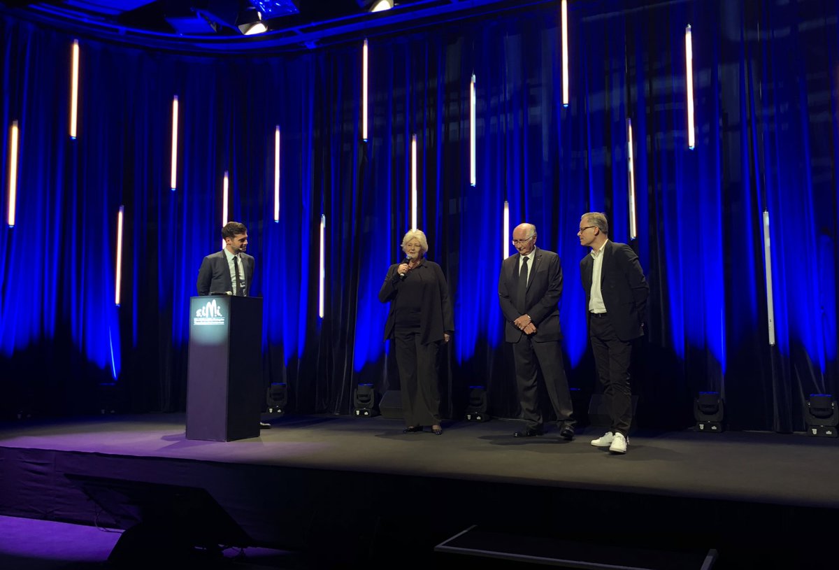 Catherine SACHREITER remercie les membres du Jury et Alain Béchade, président du Jury pour cette belle édition des GRANDS PRIX #SalonSIMI 2019, parrainés par <a href="/GroupamaImmo/">Groupama Immobilier</a>