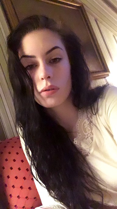 It me. Sorry you guys I&rsquo;ve been more active on Instagram lately https://t.co/XzPTlFwM3H