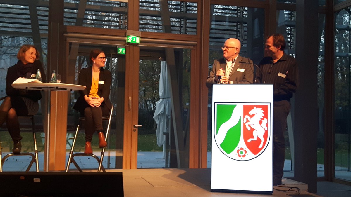 Finanzkompetenz = Schlüsselkompetenz &amp; Voraussetzung für soziale Teilhabe. Rückblick Fachtag Finanzielle Bildung. Unter pnfk.de sind Pressemitteilung, Fotos und Präsentationen online #pnfk @iff <a href="/Sally_Peters_/">Sally Peters</a> <a href="/GeldundHaushalt/">Geld und Haushalt</a> <a href="/hjtenhagen/">Hermann-J. Tenhagen</a> @verafricke <a href="/FrauKapitaen/">Andrea Brinkmann</a>