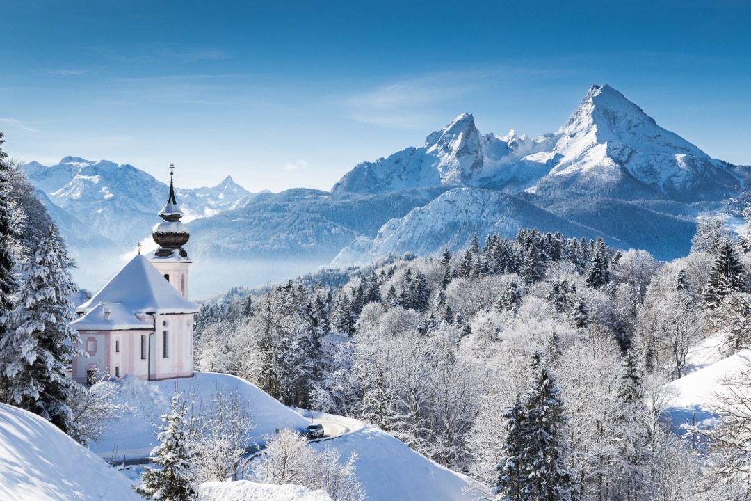 OceanBlueOmega's tweet image. 🏂❄️🎄 It's a winter wonderland in the mountains of Germany!  Depicted is the church of Maria Gern and famous Watzmann summit in the background - Berchtesgadener Land, Bavaria, Germany. 🏂❄️🎄 #fishoil #Germany #winter #landscape #architecture #nature #love #Christmas #snow
