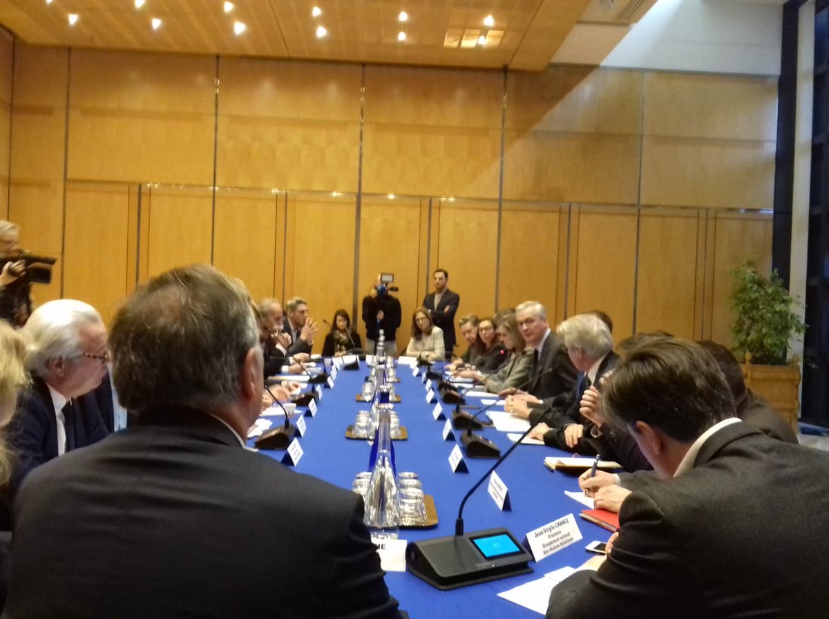 Réunion avec <a href="/BrunoLeMaire/">Bruno Le Maire</a> #commercants pour évoquer la situation de 14 métropoles de la CAMF #commercants #Bercy #Economie