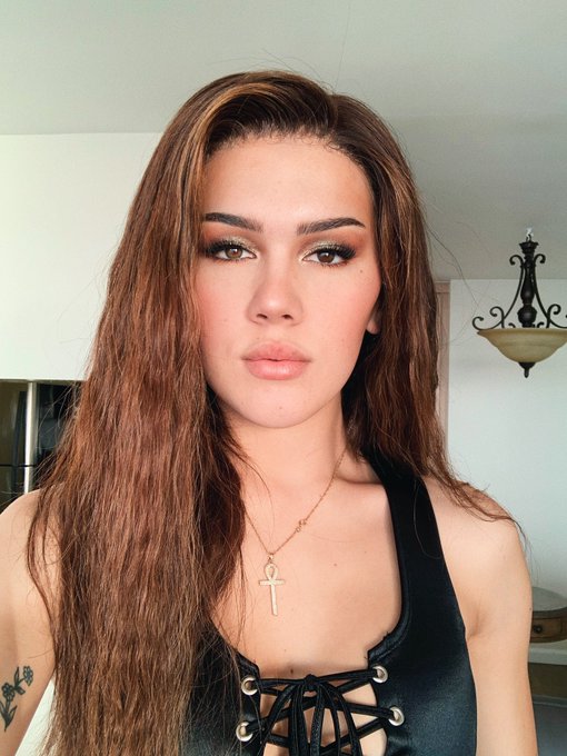 i may or may not have filmed a YouTube video for this look 🤷🏻&zwj;♀️ https://t.co/0heAhW1d6F