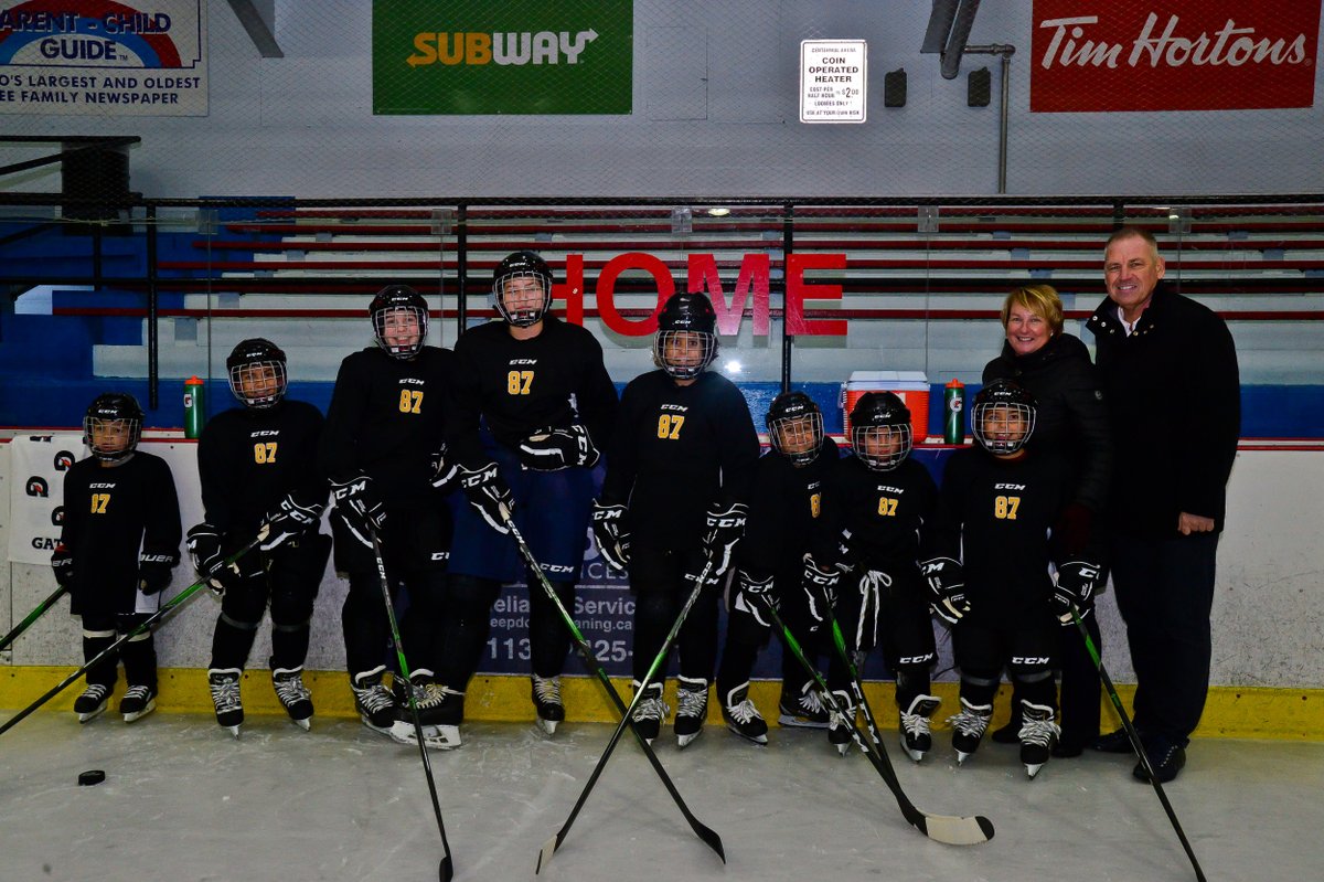 HockeyNS's tweet image. Monday was a special day for these boys and girls.🙂

In the spirit of the holiday season, @penguins star Sidney Crosby and @CCMHockey surprised these participants from three important programs with brand new gear.🎁

Thank you, Sidney and CCM Hockey!🏒

🔗hockeynovascotia.ca/hns_12370_5396…