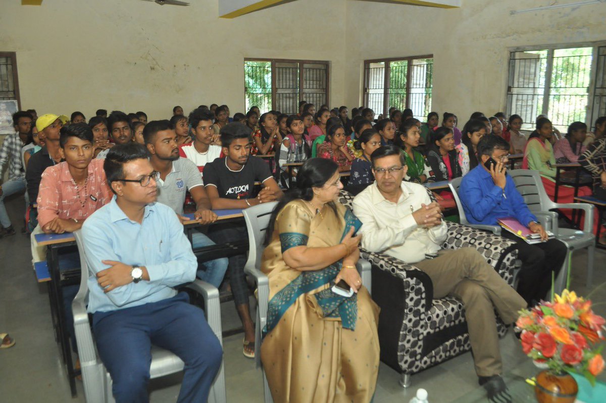 Electors Literacy Club programme was held at Arts and Commerce College in Nizar(172-Nizar) in the presence of Collector Tapi along with college students. Various activities were done to bring awareness regarding election process to young students. <a href="/CollectorTapi/">Collector & DM-Tapi</a> <a href="/CEOGujarat/">Chief Electoral Officer, Gujarat</a>