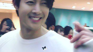 hj6_6's tweet photo. #김현중
#パシフィコ横浜
#christjoongs 
#kimhyunjoong 
#キムヒョンジュン
#お見送り 
#コマウォ❤️ 

頭切れちゃった💦
현중아 미안〜🤓 https://t.co/eJDwxOEaNn