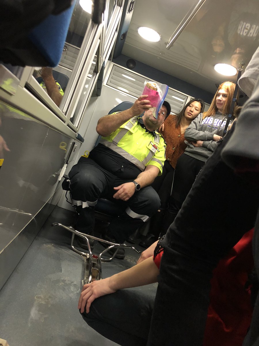 FrancoDramatik's tweet image. Merci Stéphane, Michelle et Caroline! Présentation de Bobo pour les enfants! #AppEx #cestvrai @CSDCEO @escembrun @esclacitadelle @ESCCasselman @CFORP_TacTIC