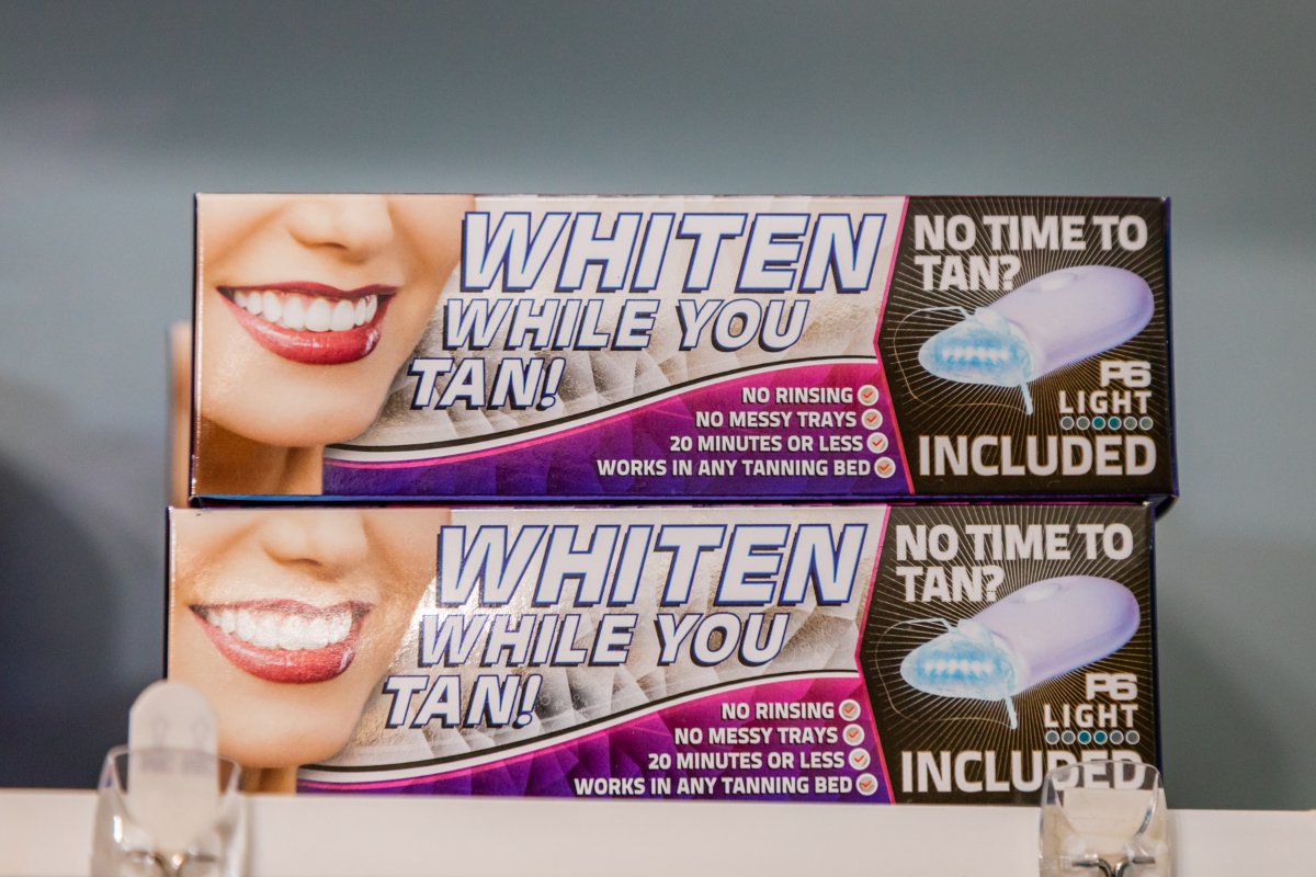 TanningCove406's tweet photo. Our teeth whiteners make for the perfect stocking stuffer! Pick yours up at the salon today. https://t.co/0dbgy1M9z2