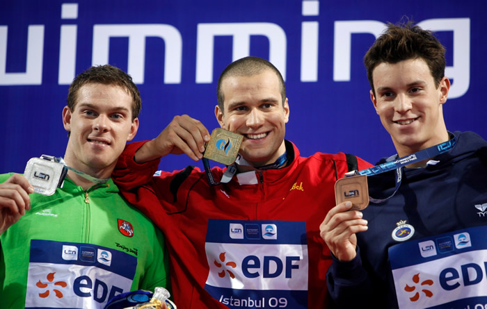 #TalDiaComAvui l'11 de desembre de 2009, fa 10 anys,<a href="/erikavillaecija/">erika villaecija</a> i <a href="/alancabellof/">Alan Cabello Forns</a> del <a href="/CNsantandreu/">CN Sant Andreu</a> van fer bones les perspectives de medalla a l'europeu de piscina curta que se celebrava a Istanbul. Van ser Plata en els 800 m lliures i bronze en 200 m estils respectivament.