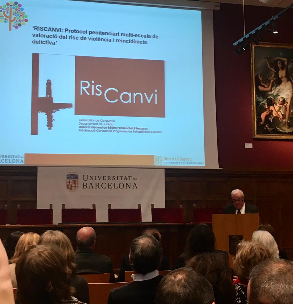 El Dr. Andrés Pueyo, del <a href="/GEAV_UB/">GEAV</a> de la <a href="/FacPsicoUB/">Psicologia UB</a>, rep el premi Antoni Caparrós pel projecte 'RISCANVI: Protocol penitenciari multi-escala de valoració del risc de violència i reincidència delictiva'