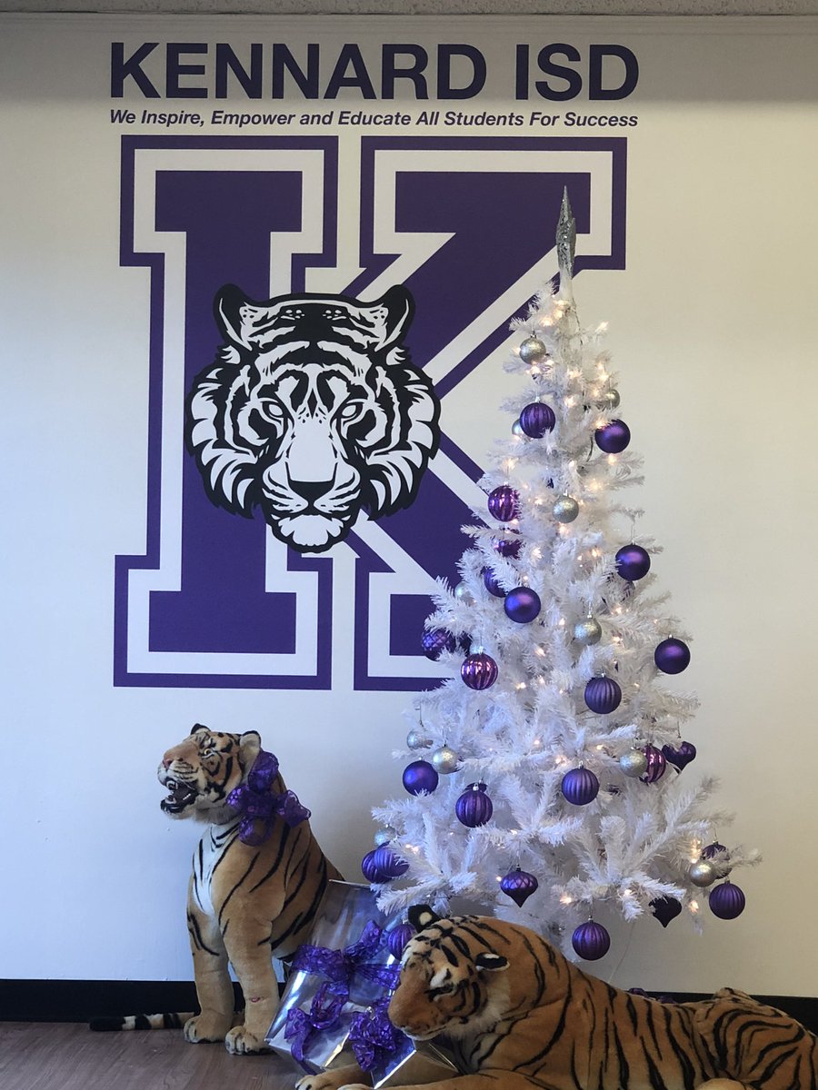 Kennard_ISD's tweet photo. Wall transformation in administration building. #restoretheroar #TigerPride https://t.co/T4xcAW8EjW