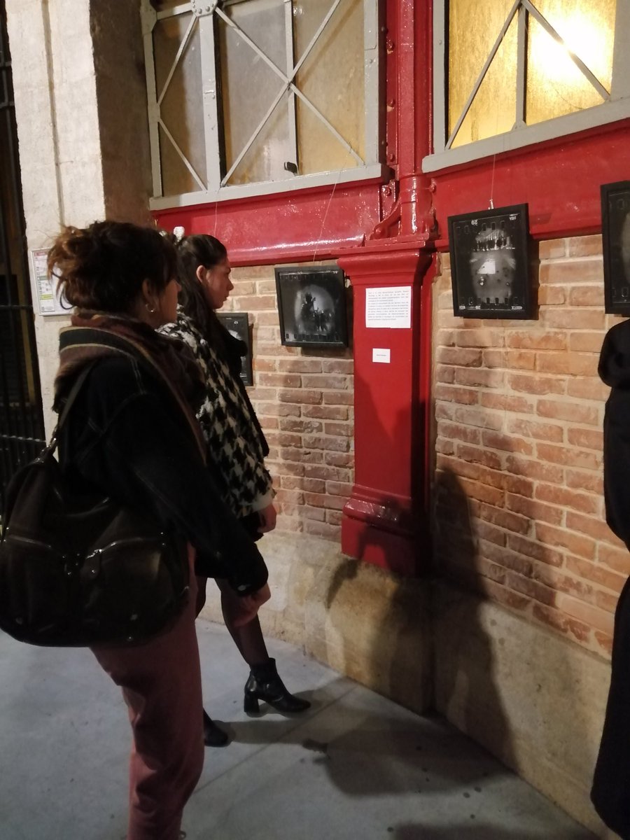 spherecppbx's tweet photo. Les premier.e.s https://t.co/3LxYS48xuz.s arrivent et profitent de l'exposition de photographies avant le début de la conférence 📢
#spherecpp https://t.co/YNG5yyPxo4