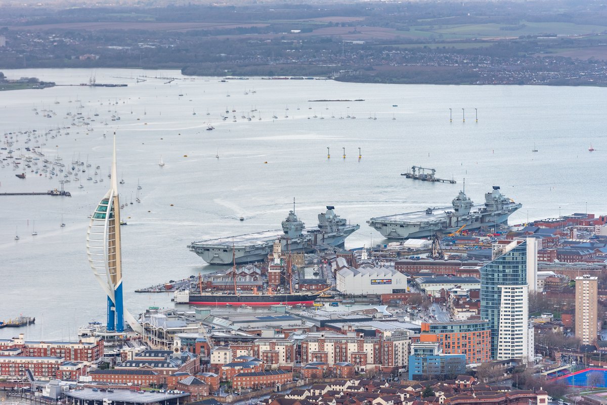 HMNBPortsmouth's tweet photo. 📸A huge thank you to Shaun Roster for these amazing aerial photos of @HMSQNLZ and @HMSPWLS in their home port!👍🇬🇧 ⚓️
#carriertaketwo https://t.co/7YRoFTv5BB