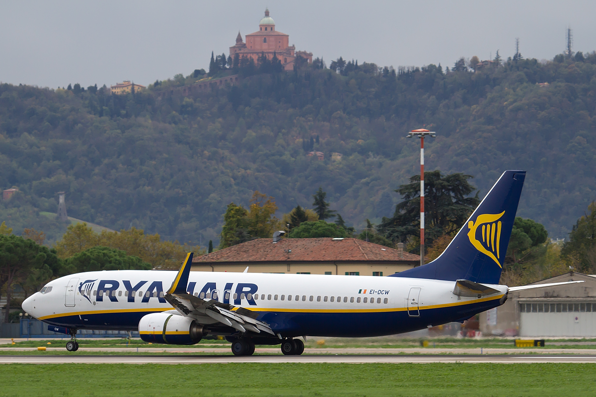 BLQairport's tweet photo. Buona serata dall’Aeroporto di #Bologna! Photo by @FabrizioBerni #avgeek #aviation http://Buona serata dall’Aeroporto di #Bologna! Photo by @FabrizioBerni #avgeek #aviation https://t.co/i9OTk09Avj