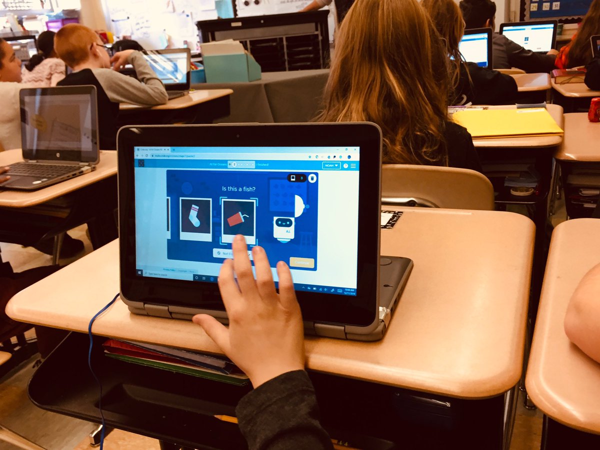 MNSDTandL's tweet image. 📸 Elementary 👩‍💻coders👨‍💻 across @MarpleNewtownSD are exploring machine learning and the ethical use of AI during @hourofcode this #CSEdWeek 🤖🐠 #CSinPA #HourOfCodeinPA @worrall_mnsd @culbertson_mnsd @Loomis_mnsd @Russell_mnsd