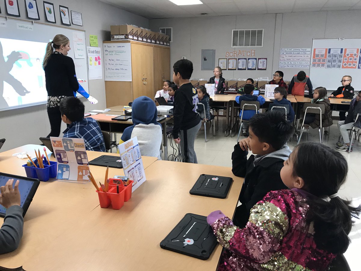 Did you see that sea turtle? We are working on our PSA presentations! Did you know that plastic straws are a threat to sea life?  We’ll let you know why and what you can do to help! ⁦@vanaldensocial⁩ ⁦<a href="/ALausd/">AAdamsLAUSD</a>⁩ #CSEdWeek2019 #CSE #CSEforgood