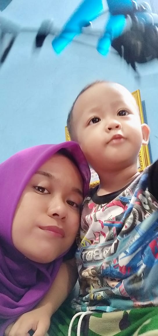 😘😘😘😘😘 ditinggal kerja luar kota dlu ya ayang ku sama si botakk