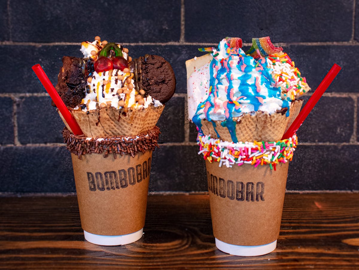 BomboBar's tweet image. We're not a regular Hot Chocolate, we're a HOTTER CHOCOLATE. 🔥🍫☕️ #ShowUsYourBombos #HotterChocolates #Chicago #HotChocolate #ViralDessert #BomboBar bit.ly/2qJExD1 via @Forbes // @alywalansky