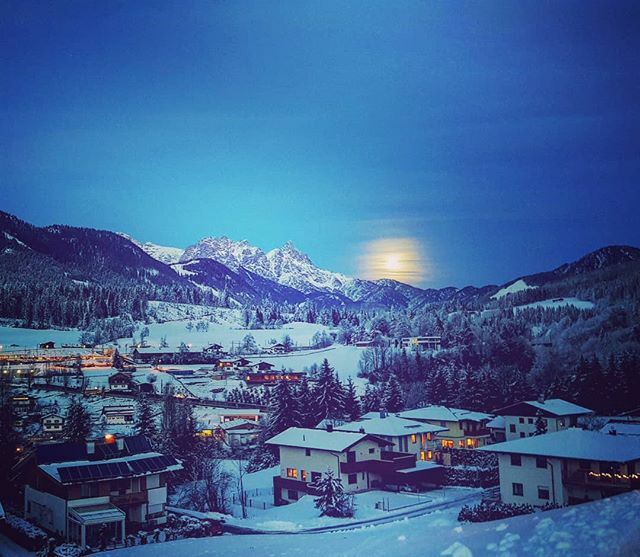 Pleine lune = plein d'énergie !
Je suis prête pour la suite des "festivités" 😉 à Hochfilzen 🇦🇹.
Suivez moi vendredi pour le sprint à 11h30

Full mood = Good mood ! 
Ready for the next "biathlon-party" 😉 in Hochfilzen 🇦🇹. Follow me friday for the spri… ift.tt/2LKjSpr