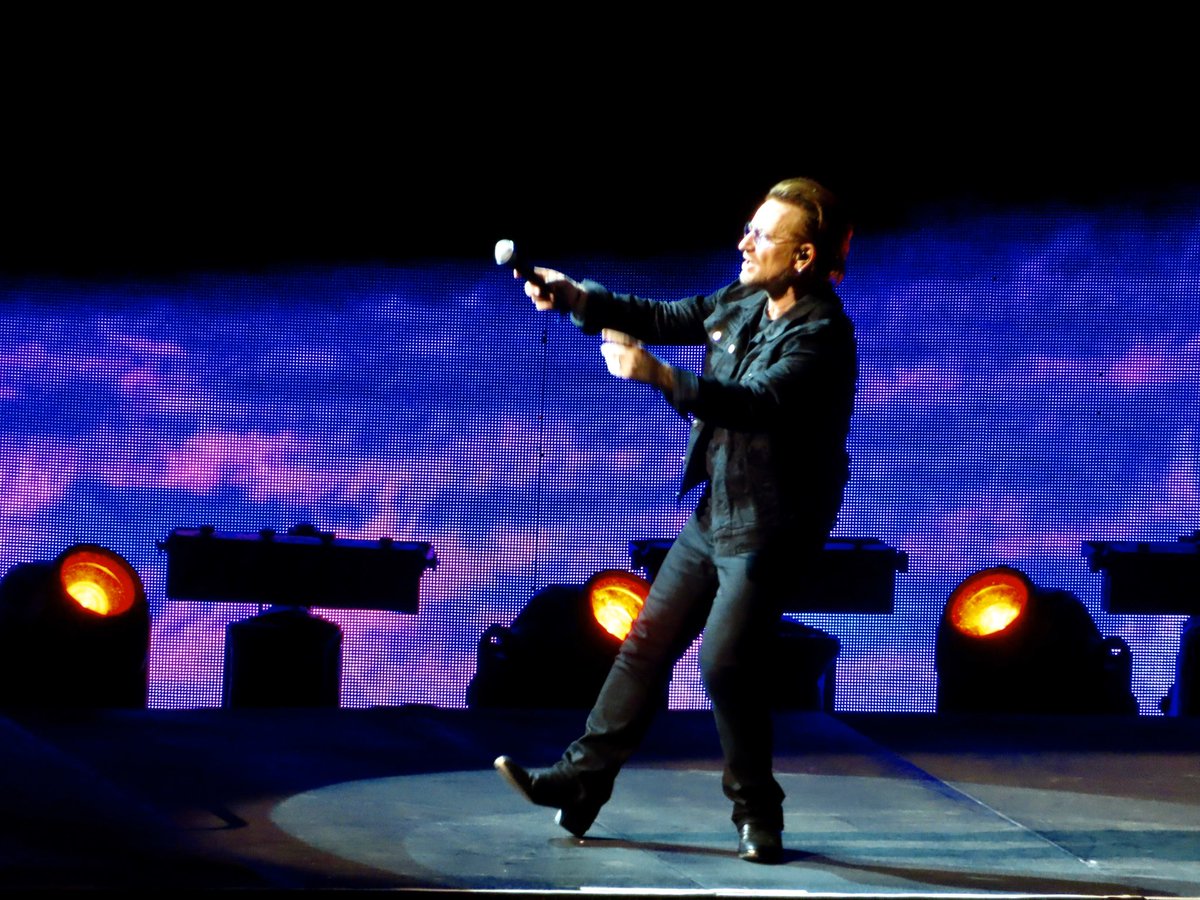 raffytima's tweet image. U2 rocks the Philippine Arena in #JoshuaTree concert, paid tribute to Red Cross Volunteers, Journalists and Filipino women in an almost two and a half hour spectacle. #U2TheJoshuaTree2019  #U2Manila