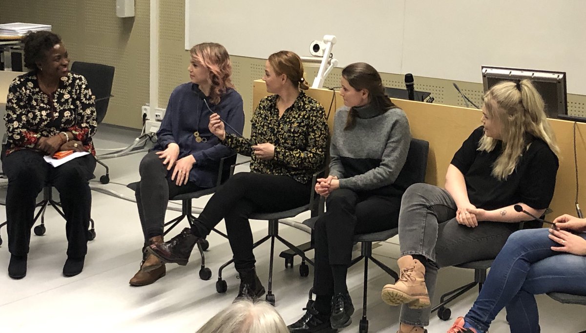 pernillefenger's tweet photo. Kicking off the Year of Nurses and Midwifes 2020 at ⁦@karolinskainst⁩ with ⁦⁦@RFSU⁩. ⁦⁦⁦@Atayeshe⁩ Kanem in conversation with Swedish midwifery students marking 15 years of midwifery collaboration btw. @unfpa @sida &amp; ⁦@SweMFA⁩. https://t.co/6GpHLT2E6Q