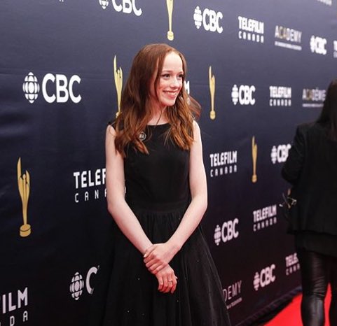amybeth mcnulty has always been so kind to her fans and really seems like such a good genuine person, talking about important things when needed while also being so talented and giving such great performances every time, she deserves lots of love and is honestly so underrated
