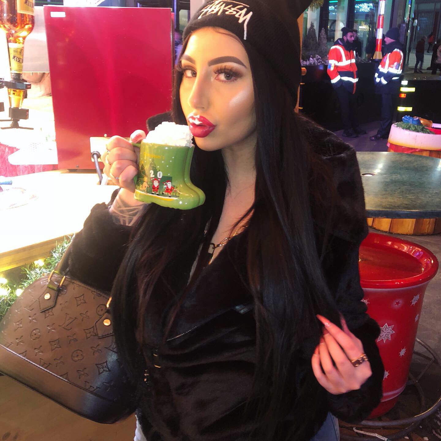 TW Pornstars - 2 pic. MADDISON BLACK. Twitter. christmas market