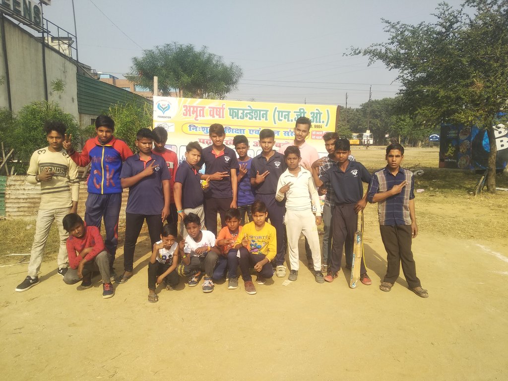 NgoAmrit's tweet photo. #Cricket #Prectice with #Underprivileged #kids.
Please support to underprivileged kids for education and sports.
#Amrit #varsha #NGO #Cricket #academy at #Vasundhara https://t.co/BtYQpm5KKC