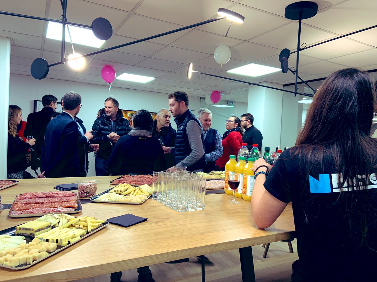 NormandyFactory's tweet photo. Début de soirée pour l’inauguration de #StephaniePointCom au @CampusSaintMarc Tous prêts à passer une bonne soirée avec #NFactorySchool ! 🥳🥳 @stephaniecom76 https://t.co/fUPSFNDMLg