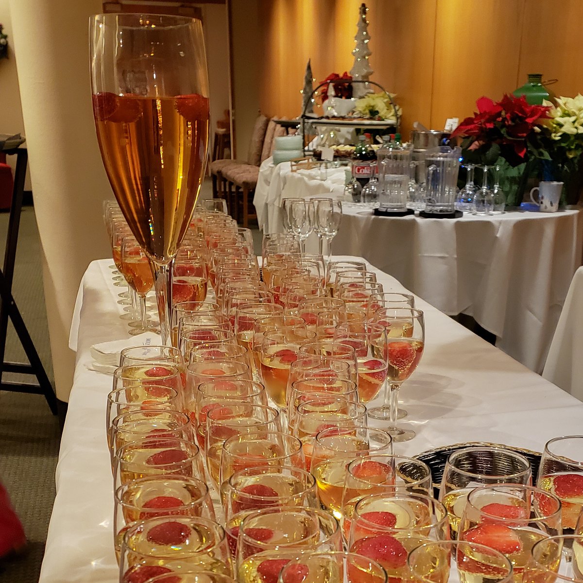 aamhc's tweet photo. Please join us in sending congratulations and best wishes to the December #MountHolyoke #ClassOf2020 graduates!
We enjoyed toasting their accomplishments and welcoming these students into the international community of #MHCAlums last night at #StrawberriesAndChampagne. #MHC2020 https://t.co/Dv9Q2y6ChG