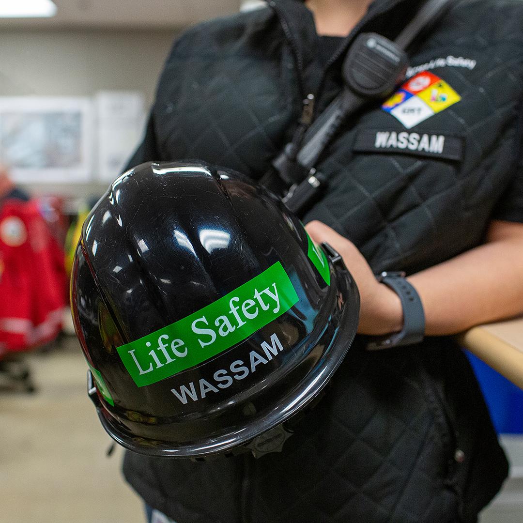 WeAreIntel's tweet photo. “We are the first ones on the scene on people’s worst day. That’s not always easy…” Read how Sara’s experience in the military prepared her to lead as one of Intel’s #FirstResponders: https://t.co/c3YUiMUR6I #InsideIntel https://t.co/6pgAZAbXJz