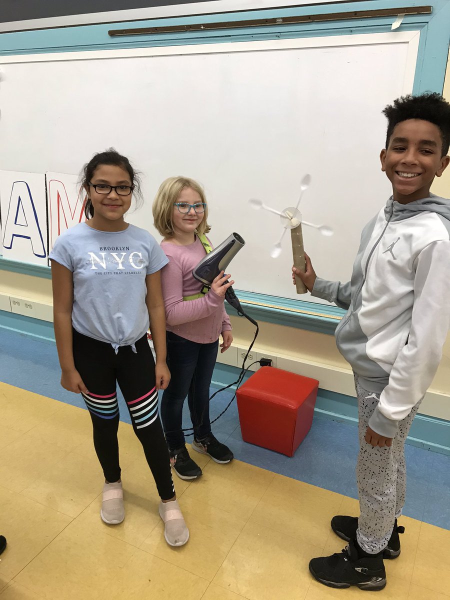 SimmersSusan's tweet photo. 5th grade learning about sustainable energy in STEAM! Today’s challenge is to create a wind turbine!#bestjobinthecity #PPS https://t.co/RMTtD7hqkx