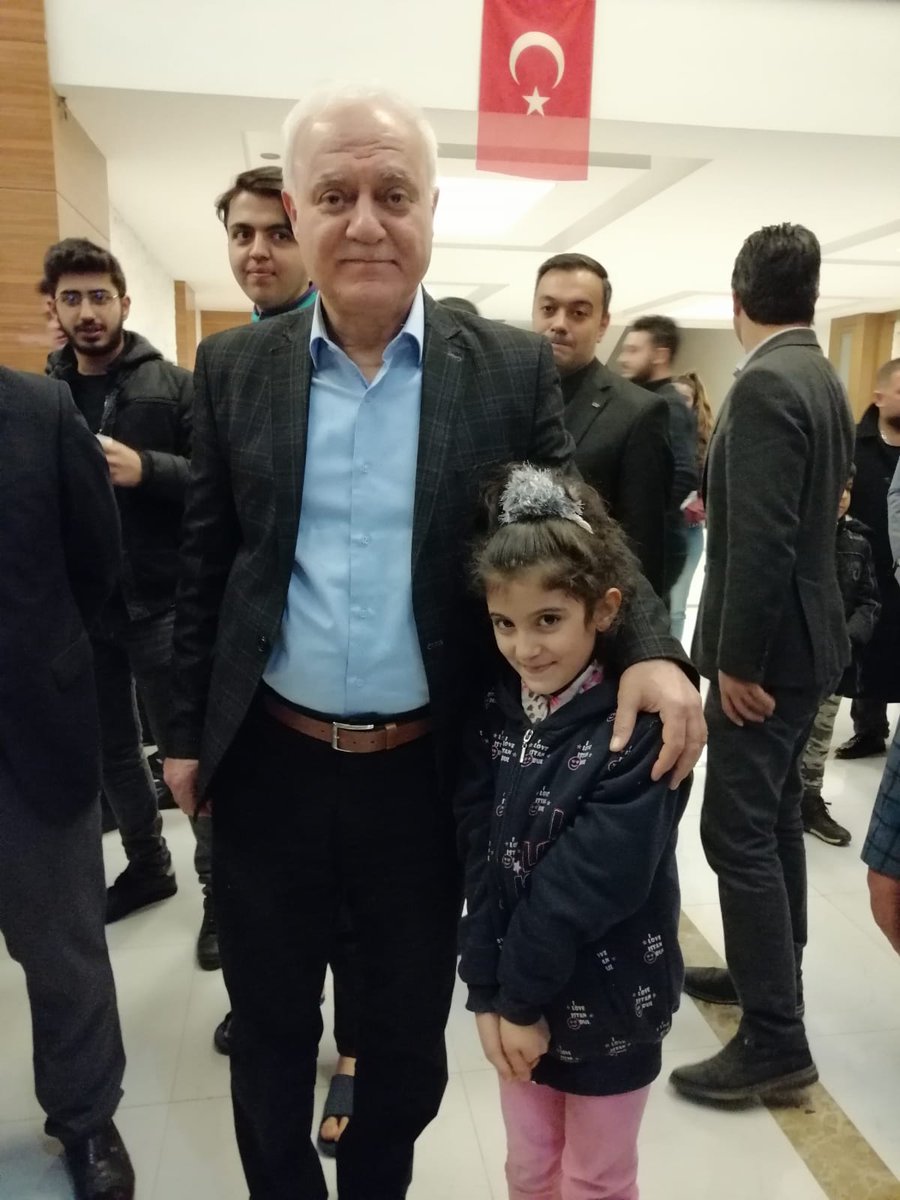 Söyleşi öncesi Şehristani yurdumuzu teşrif eden <a href="/nihatipoglu/">Prof. Dr. NİHAT HATİPOĞLU</a> hocamız Yönetim Kurulumuzu hayırlı olsun ziyaretinin ardından akşam yemeğinde de öğrencilerimize eşlik ettiler.