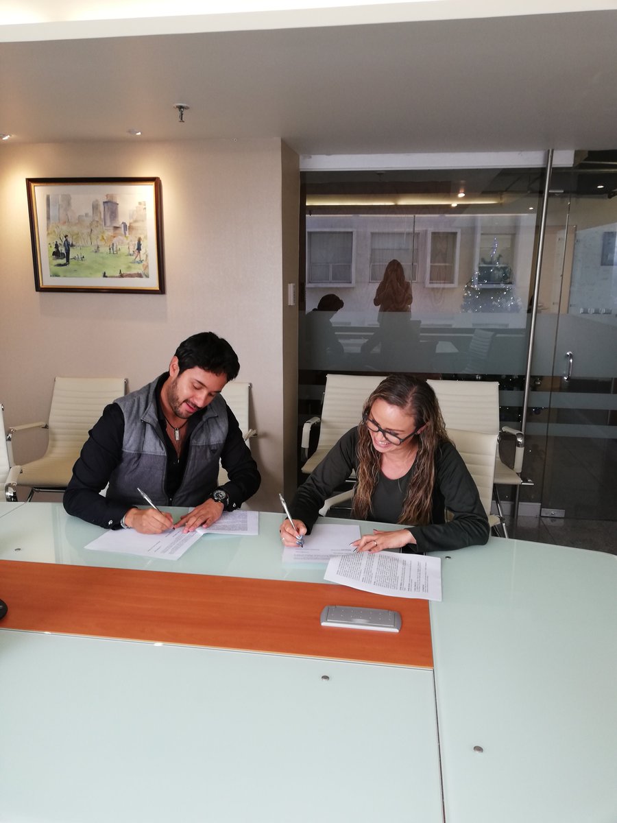 TopDealPartner's tweet image. Firma de Convenio de colaboración comercial con Margarita Castillo🤝🥂💯