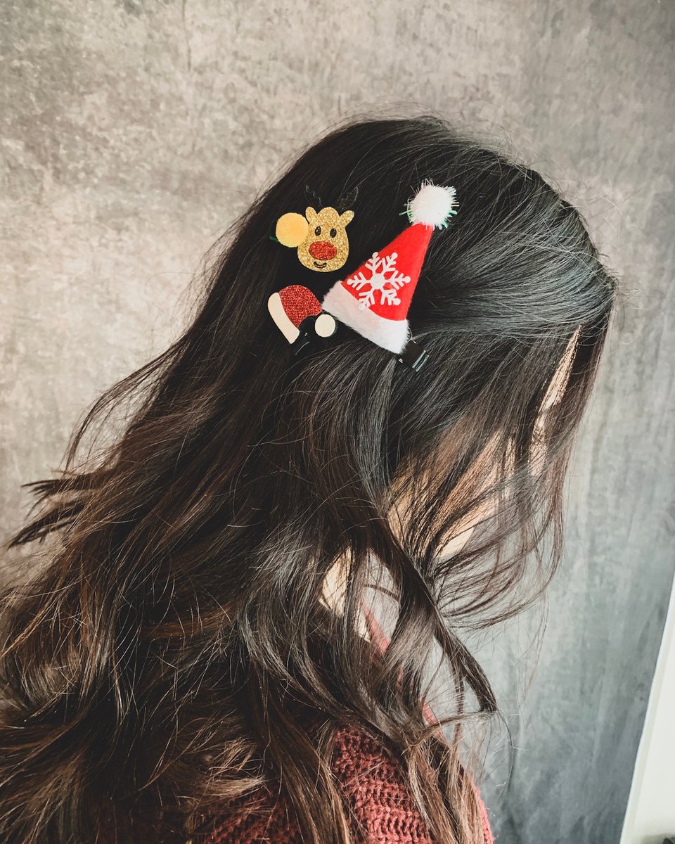 Don’t disappoint Santa by not having holiday spirit! Stop in for one of these cute holiday clips!