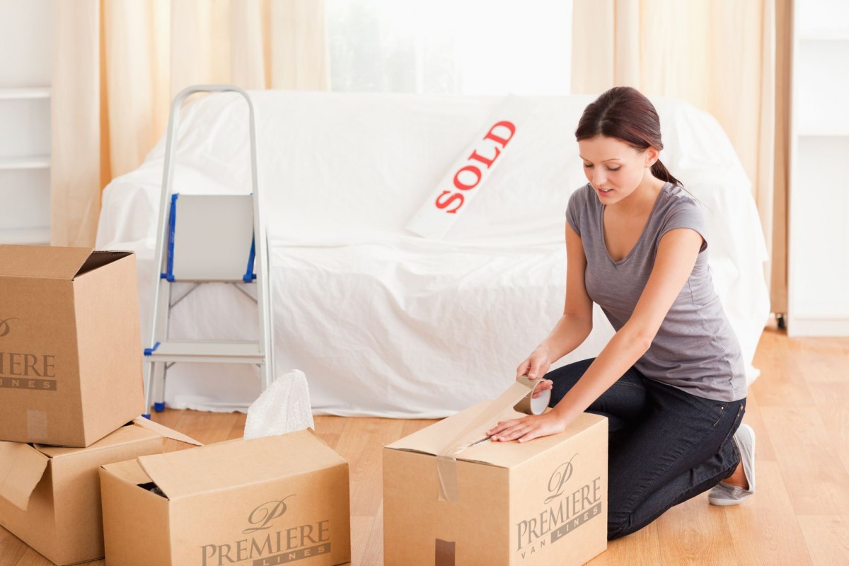 EagleVanLines's tweet photo. Packing all your possessions into boxes, bags, and more can be overwhelming. Make it a little bit easier on yourself by cutting back on excess and clutter as much as possible. #EagleVanLines #JerseyCity #NewJersey #NewYork #Moving #Storage 
https://t.co/cnKA1HWr94 https://t.co/UcfrMk3E03