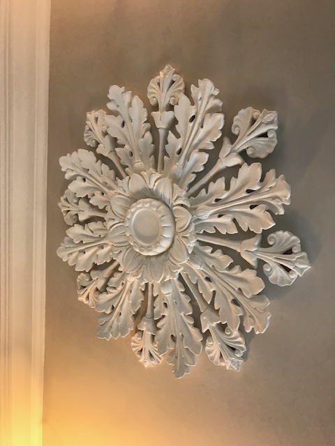 CSJbespoke's tweet photo. πIt's beginning to look alot like Christmas! πPop into our showroom with your 2020 renovation plans. We have all our mouldings on show. We would love to see you! π
#plastermouldings #interiordesign #interiors #ceilingdesign #ceilingroses #corbels #cornice #LeedsChristmas https://t.co/pCtlwxHfOd