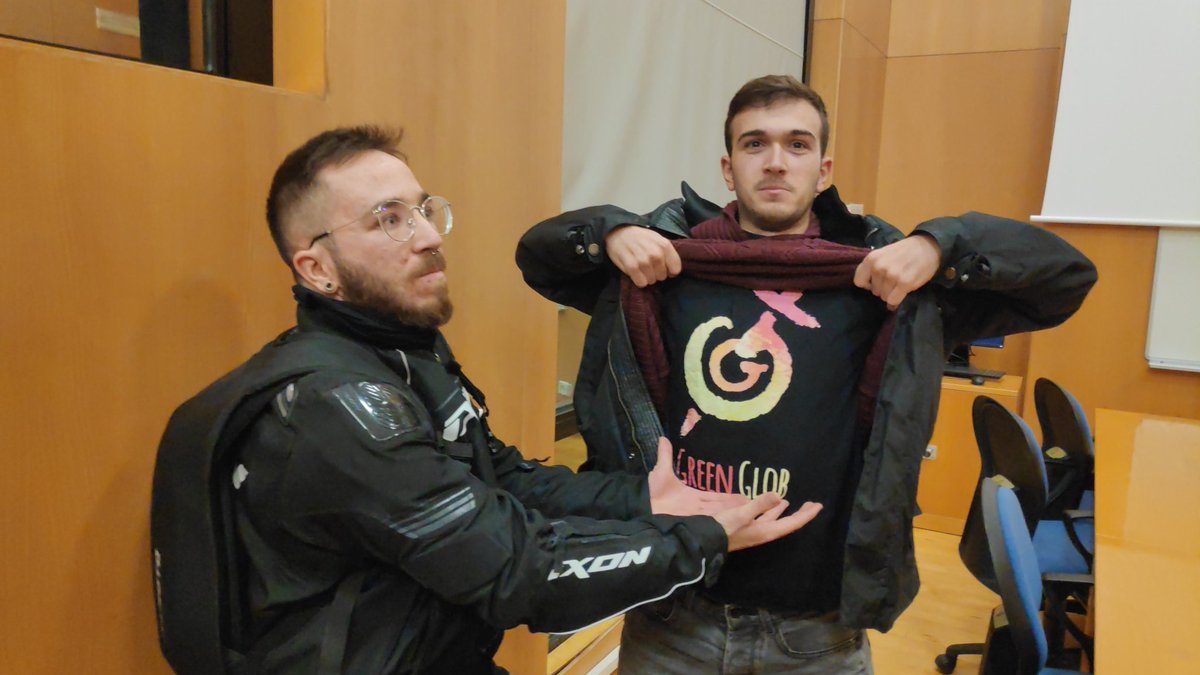 Gracias a <a href="/greenglobsalsa/">GreenGlob salsa.</a> que asistieron de jurado @iviuriel3  y @Snadker