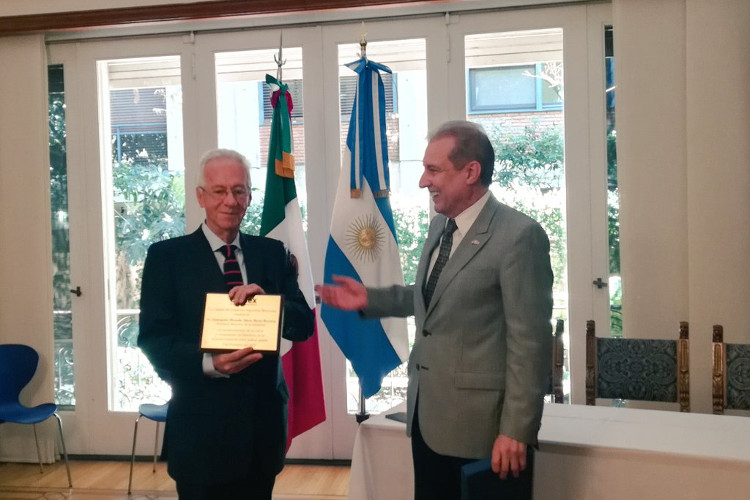 FORMATO 21 tweet media