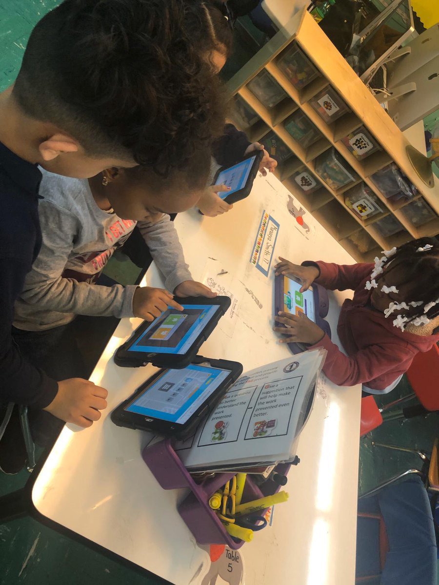 NunezaNYC's tweet photo. Class 103 getting in on the #HourOfCode action! #CodeBronx @CSforAllNYC @PS1Xhhp @CSD7BX @learningdrive https://t.co/IeXMMfHNA9